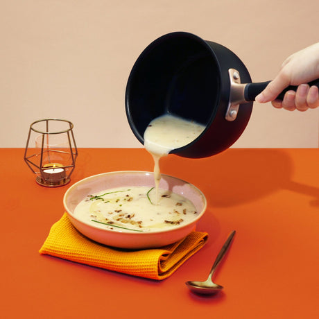 Meyer: Accent Non-Stick Ultra-Durable Saucepan