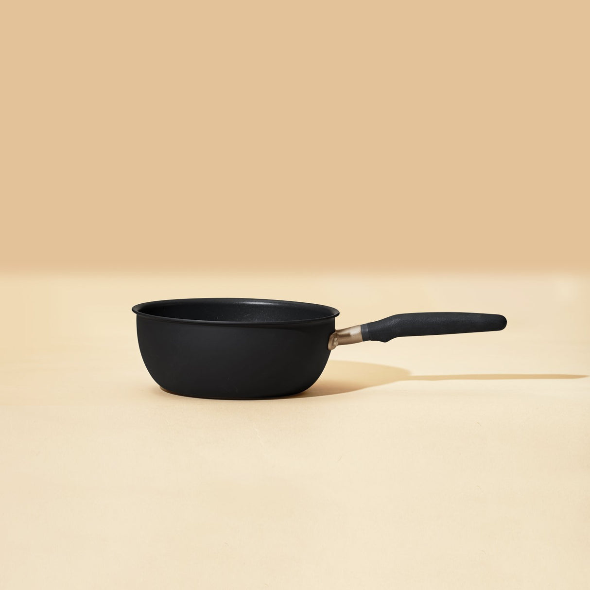 Meyer: Accent Non-Stick Ultra-Durable Saucier Pan