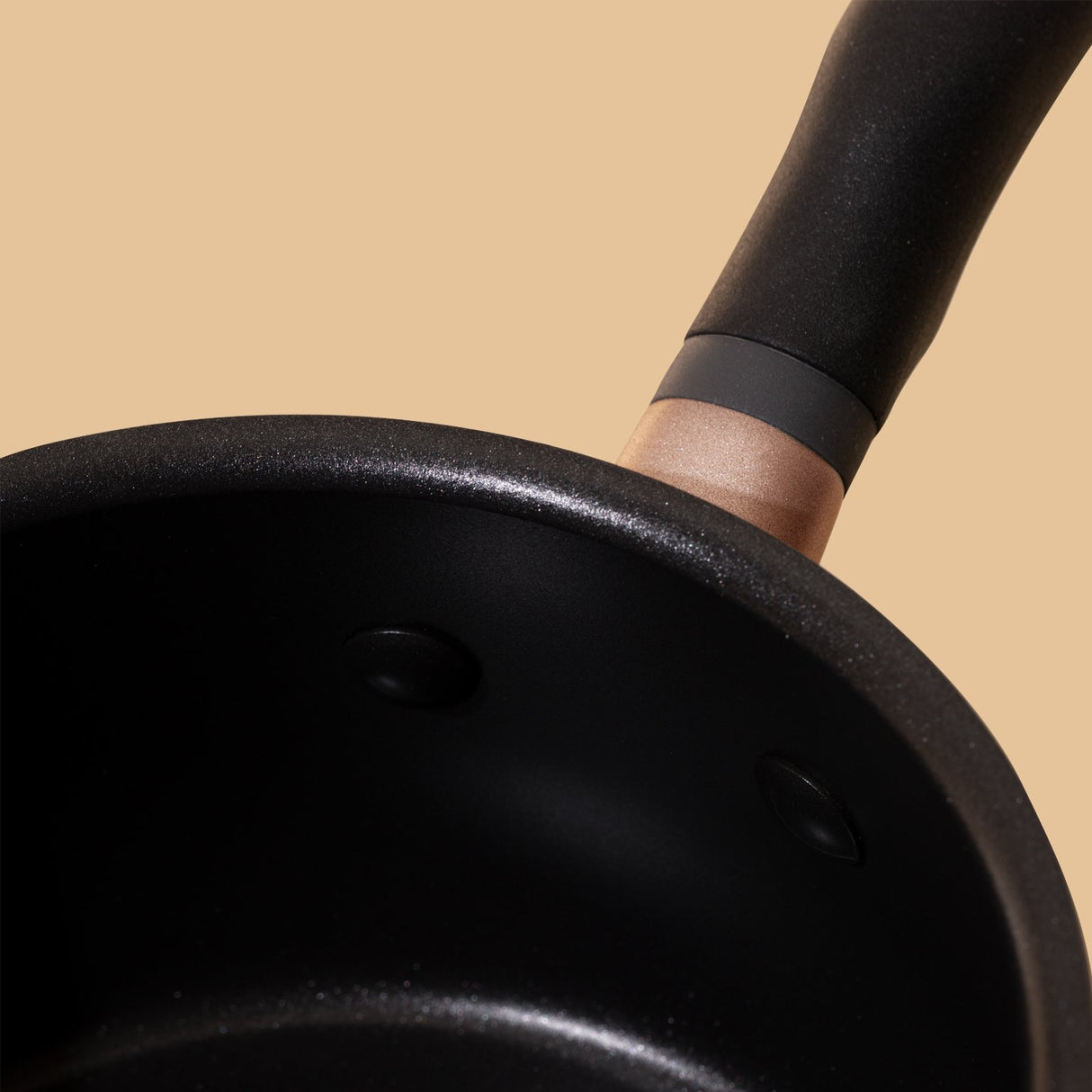 Meyer: Accent Non-Stick Ultra-Durable Saucier Pan