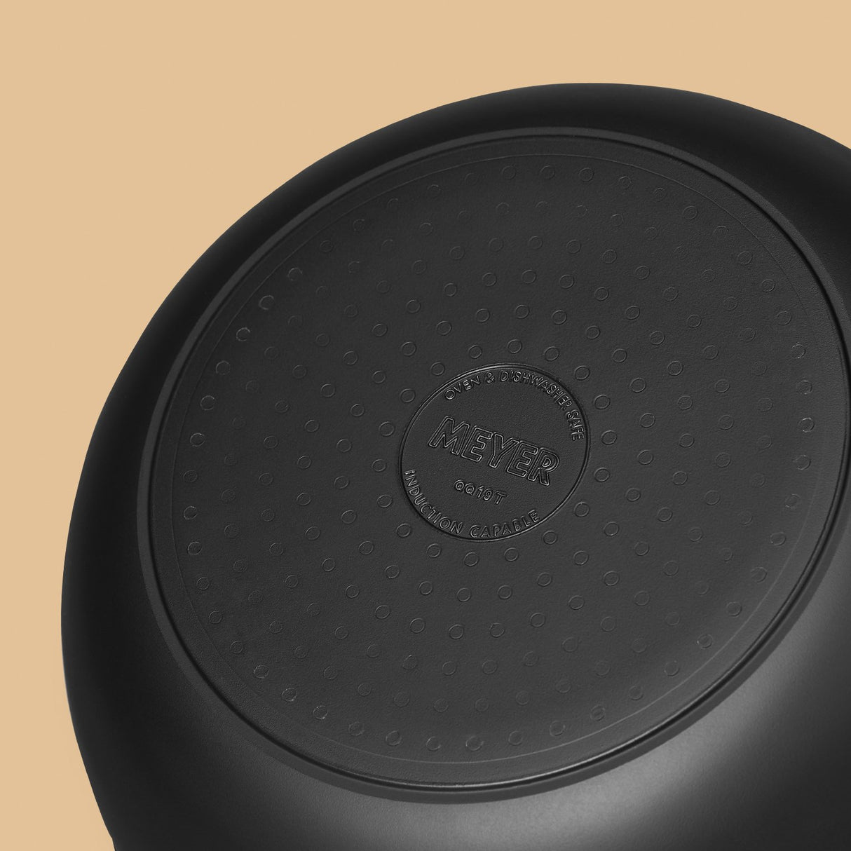 Meyer: Accent Non-Stick Ultra-Durable Saucier Pan