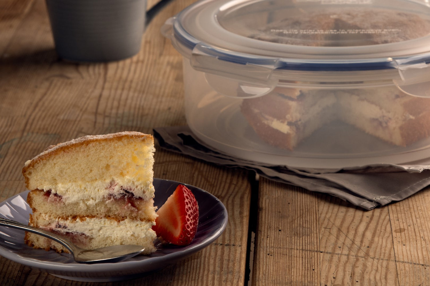 LocknLock Classic Food Container Reusable Round Kitchen Storage Box ...